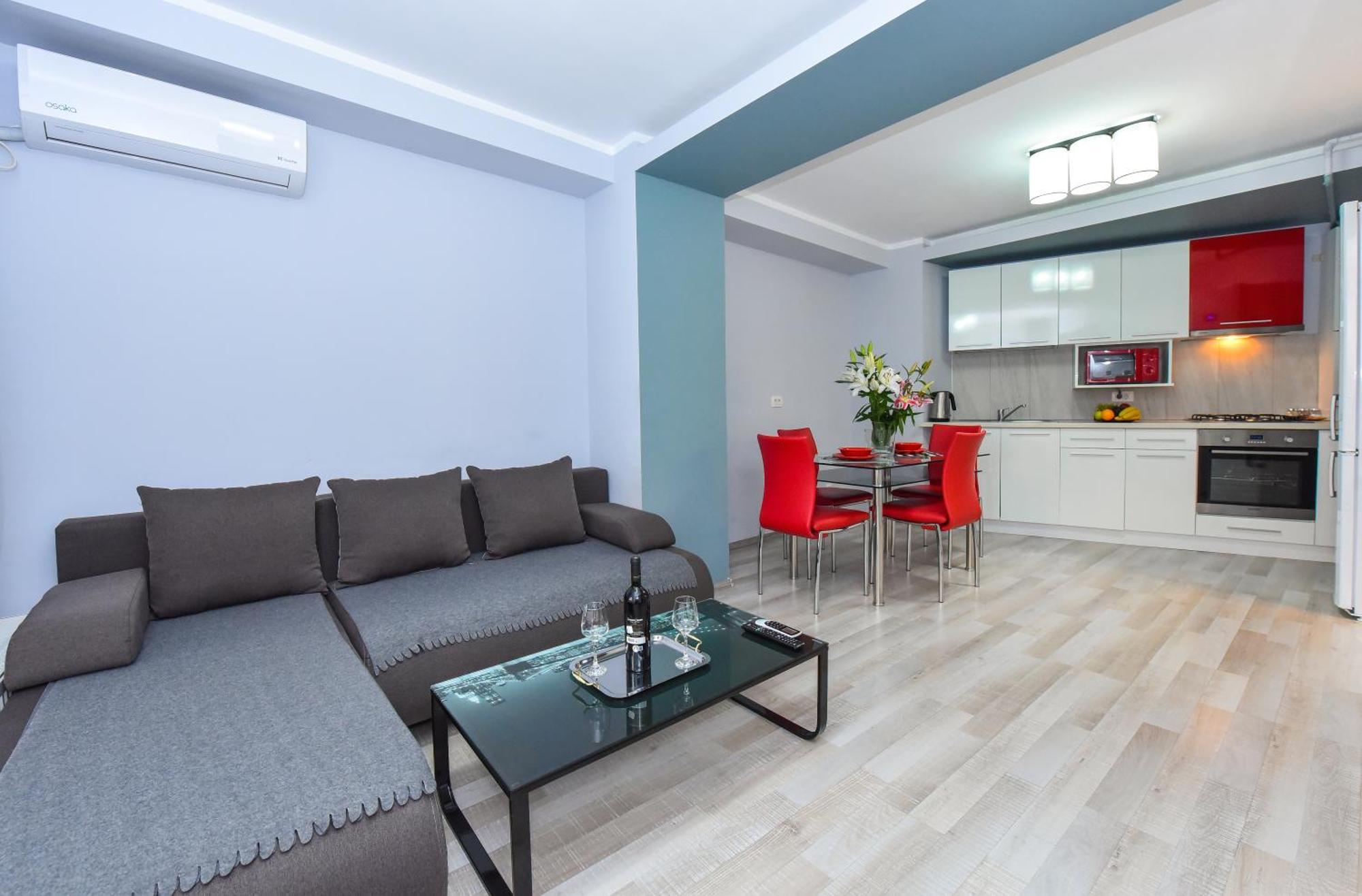 Dracula Adventure Tours Accommodation Bucharest Exterior photo