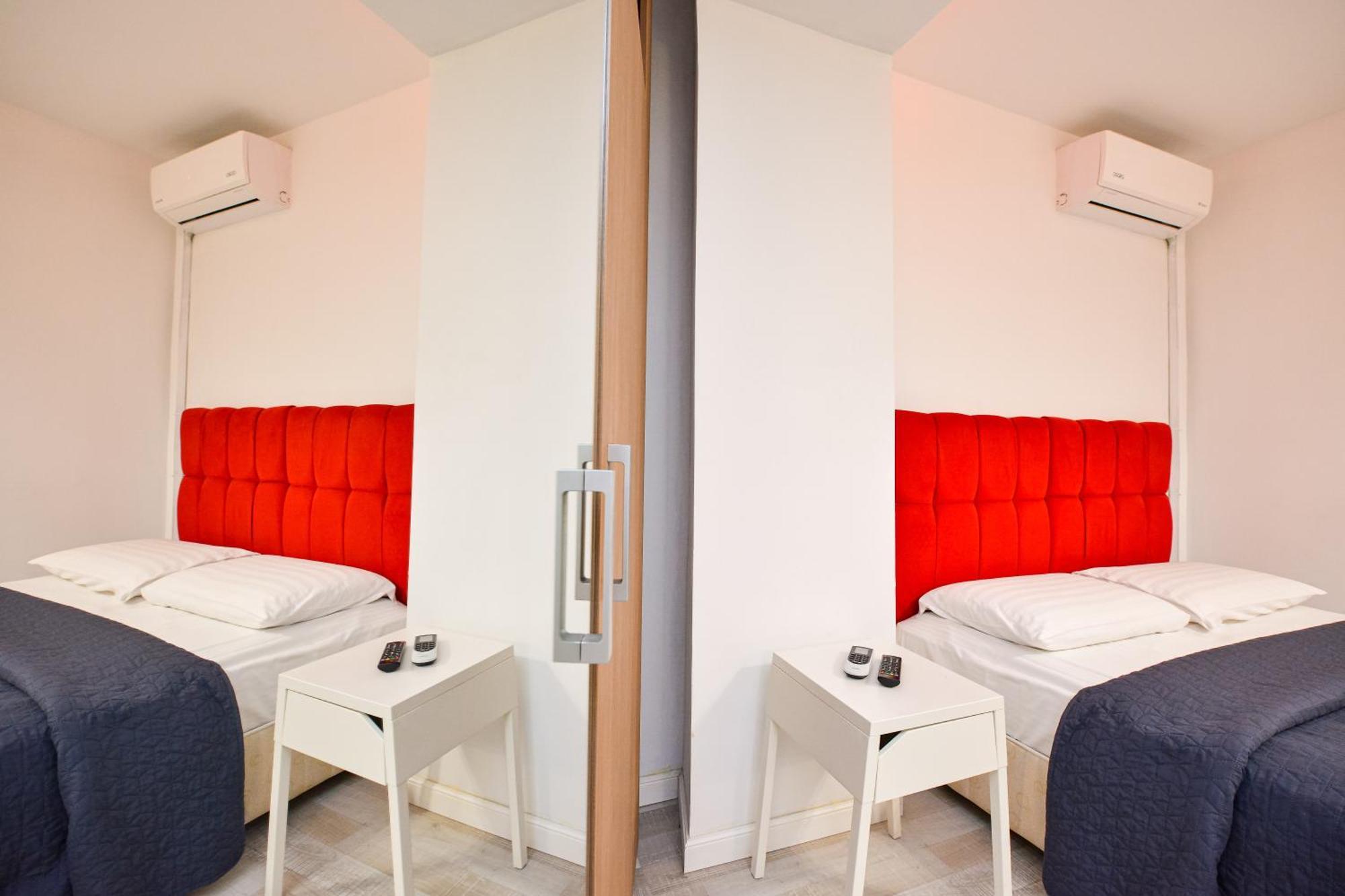 Dracula Adventure Tours Accommodation Bucharest Exterior photo