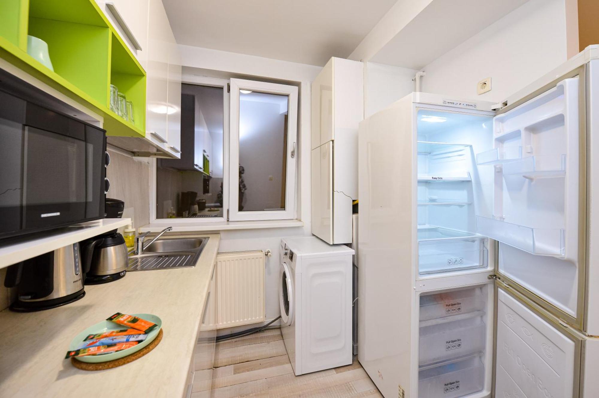 Dracula Adventure Tours Accommodation Bucharest Exterior photo