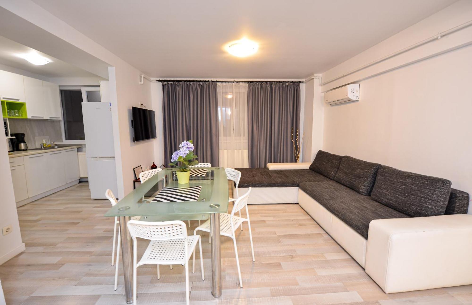 Dracula Adventure Tours Accommodation Bucharest Exterior photo