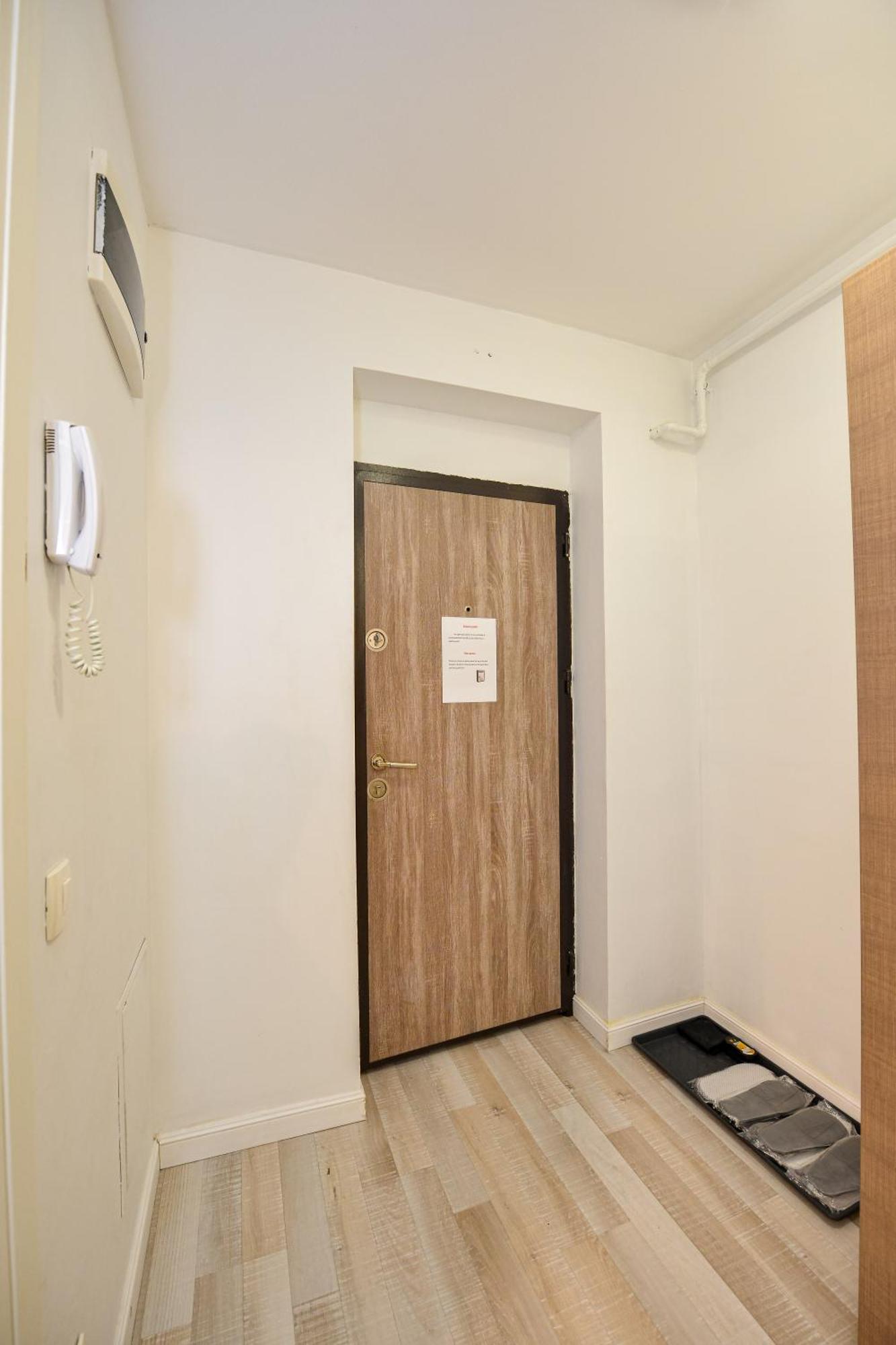 Dracula Adventure Tours Accommodation Bucharest Exterior photo