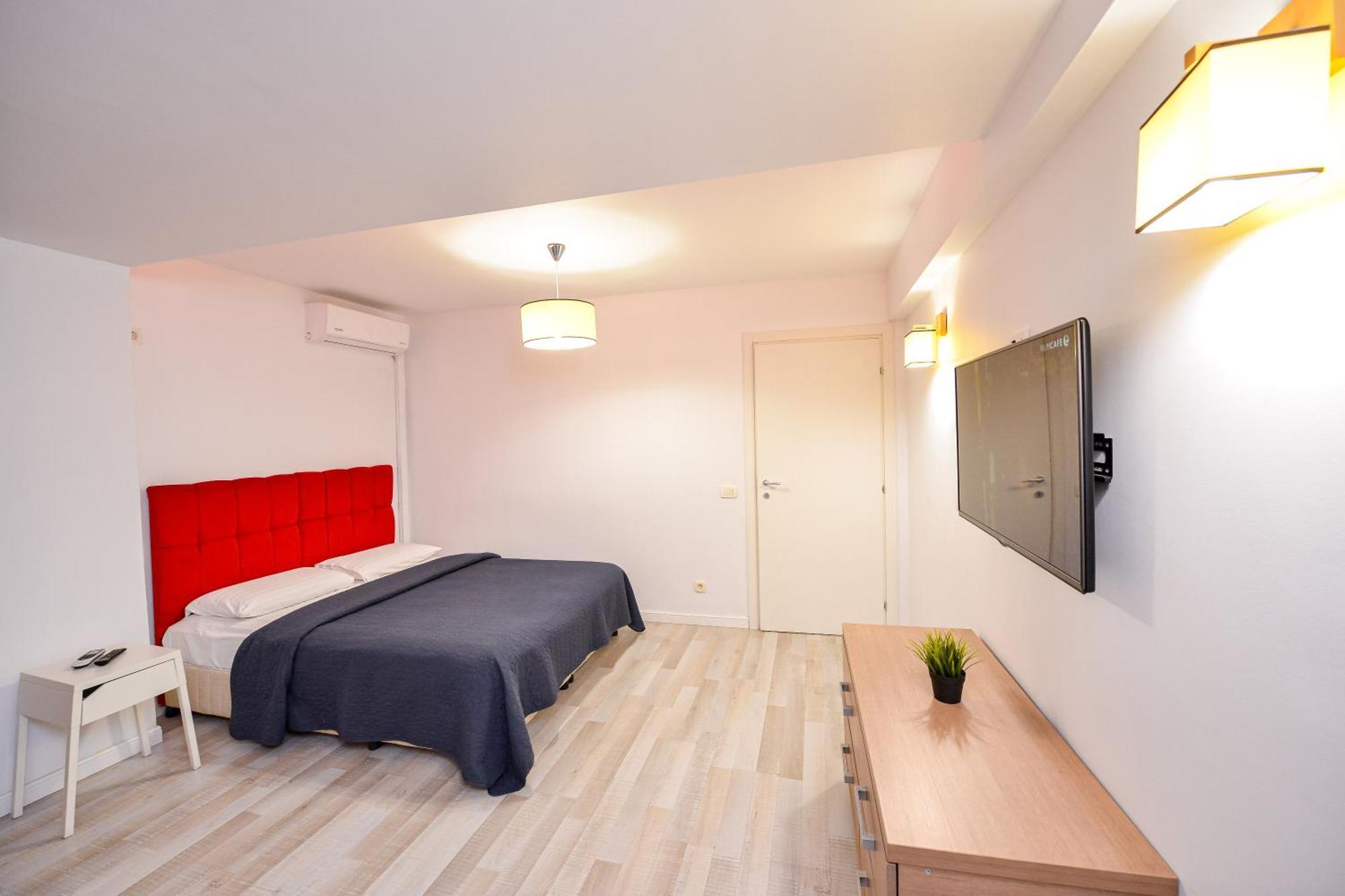 Dracula Adventure Tours Accommodation Bucharest Exterior photo