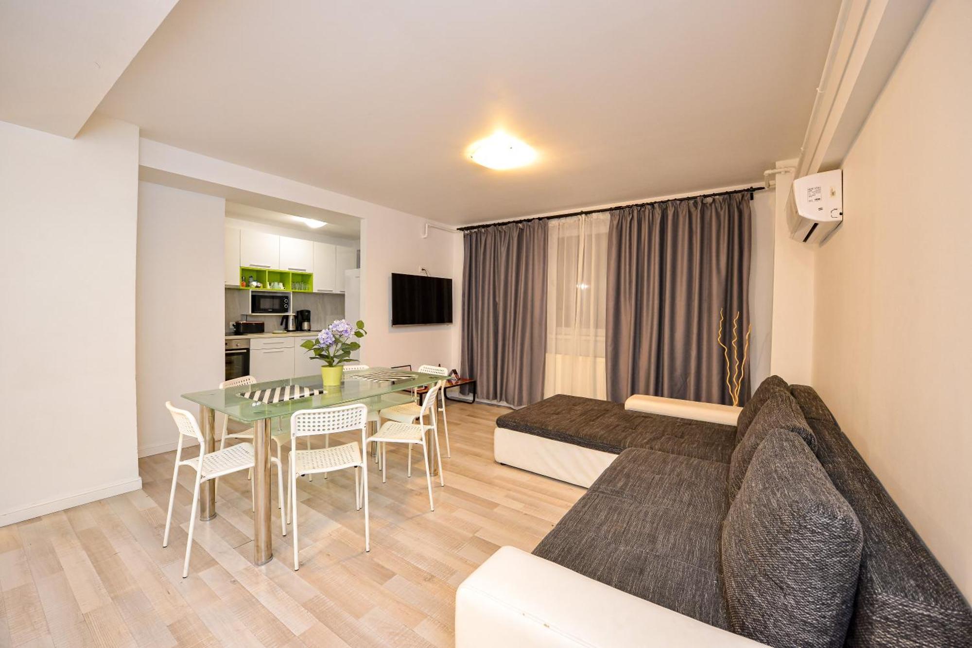 Dracula Adventure Tours Accommodation Bucharest Exterior photo