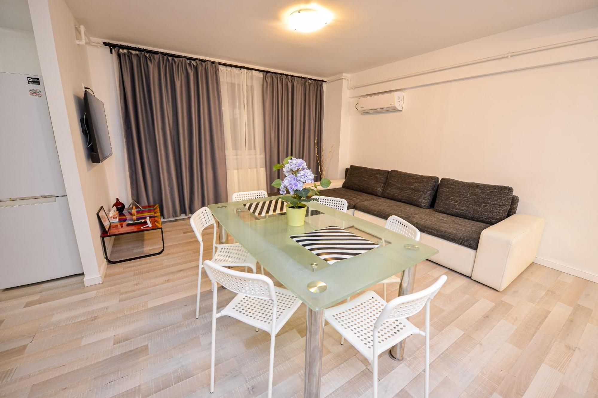 Dracula Adventure Tours Accommodation Bucharest Exterior photo