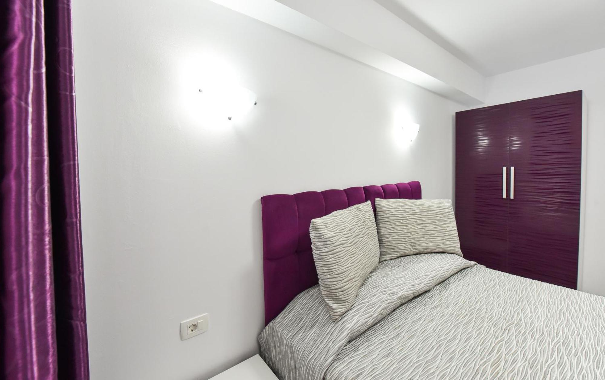 Dracula Adventure Tours Accommodation Bucharest Exterior photo