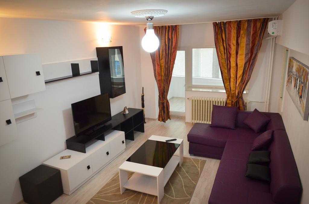 Dracula Adventure Tours Accommodation Bucharest Exterior photo