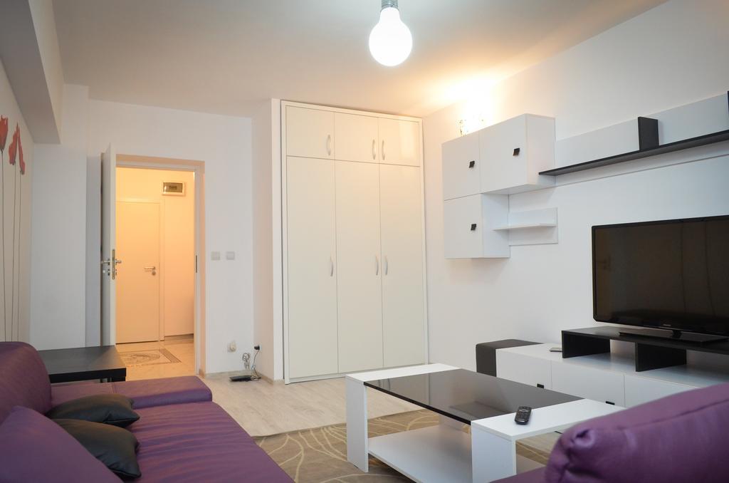 Dracula Adventure Tours Accommodation Bucharest Exterior photo